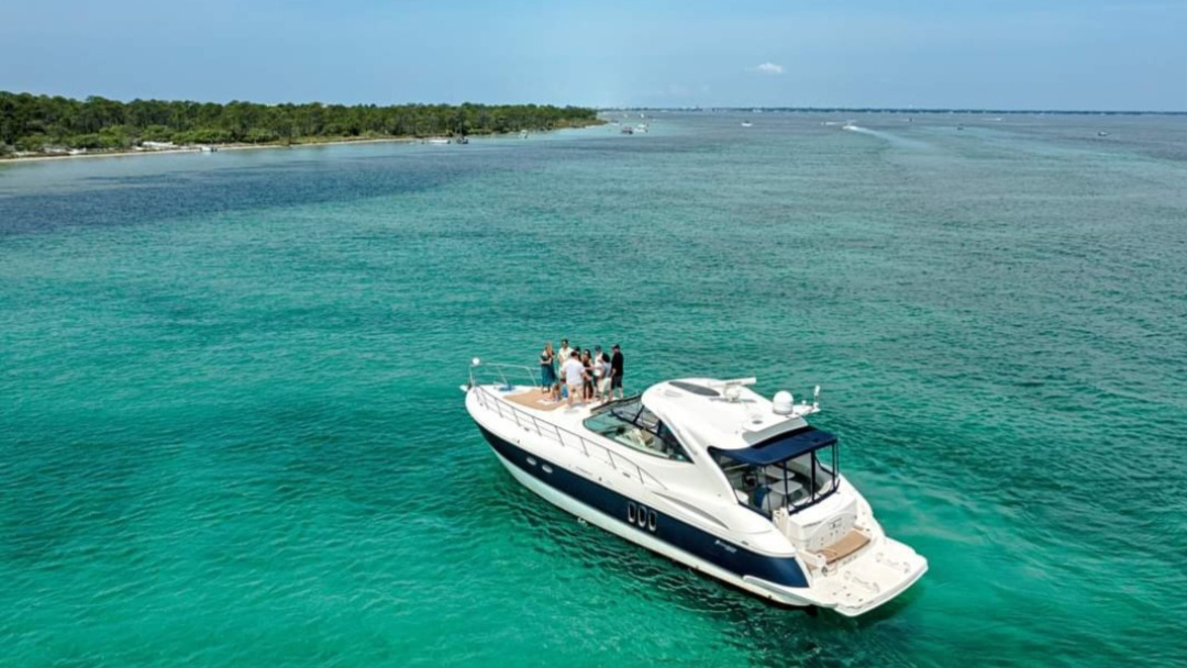 Rent this 52' Cruisers 520 express on Anchor
